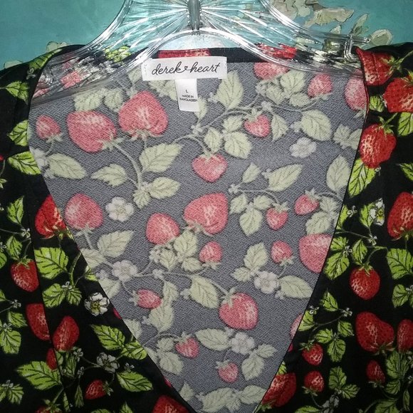 Strawberry Print Crop Top - Picture 3 of 3